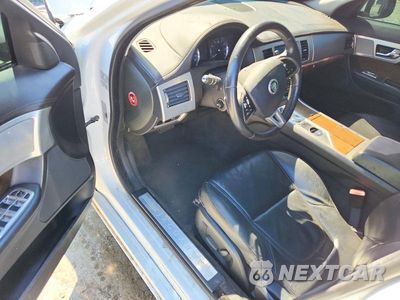 Zdjęcie 8 z 12 samochodu: 2013 JAGUAR XF VIN:SAJWA0ES5DPS97623 - miniatura