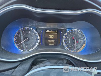 Zdjęcie 9 z 12 samochodu: 2015 CHRYSLER 200 LIMITED VIN:1C3CCCABXFN624569 - miniatura