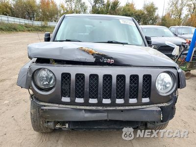 Piąte zdjęcie samochodu w środku: 2016 JEEP PATRIOT LATITUDE VIN:1C4NJRFB3GD690362 - miniatura