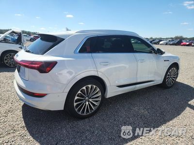 Trzecie zdjęcie samochodu z tyłu: 2019 AUDI E-TRON PRESTIGE VIN:WA1VAAGE1KB024979 - miniatura
