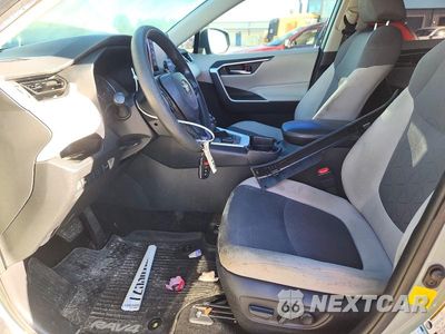 Zdjęcie 7 z 13 samochodu: 2019 TOYOTA RAV4 XLE VIN:JTMP1RFV2KD018532 - miniatura