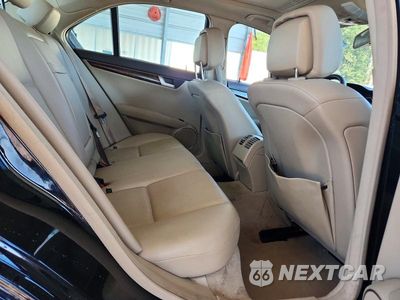 Zdjęcie 10 z 12 samochodu: 2013 MERCEDES-BENZ C 300 4MATIC VIN:WDDGF8AB7DR288019 - miniatura