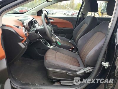 Zdjęcie 7 z 12 samochodu: 2014 CHEVROLET SONIC LT VIN:1G1JC5SG5E4100851 - miniatura