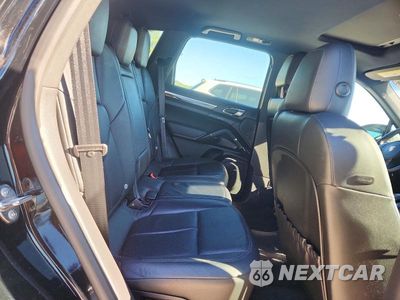 Zdjęcie 11 z 13 samochodu: 2014 PORSCHE CAYENNE VIN:WP1AA2A23ELA01662 - miniatura