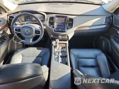 Zdjęcie 8 z 13 samochodu: 2017 VOLVO XC90 T6 VIN:YV4A22PK7H1110029 - miniatura
