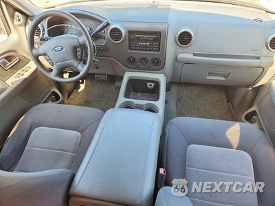 Zdjęcie 8 z 13 samochodu: 2004 FORD EXPEDITION XLT VIN:1FMPU15L64LB30148 - miniatura
