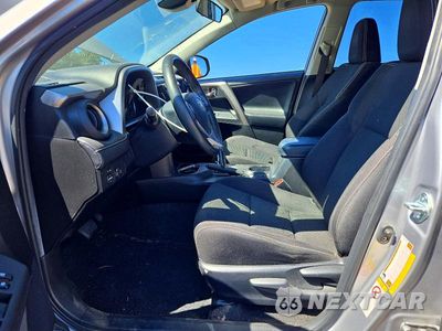 Zdjęcie 7 z 14 samochodu: 2018 TOYOTA RAV4 XLE VIN:JTMWFREV6JD133566 - miniatura