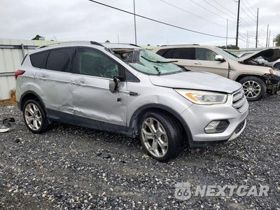 Czwarte zdjęcie samochodu z boku: 2019 FORD ESCAPE TITANIUM VIN:1FMCU0J97KUB95889 - miniatura