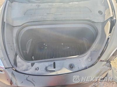 Zdjęcie 11 z 12 samochodu: 2022 TESLA MODEL Y VIN:7SAYGDEE0NA020994 - miniatura