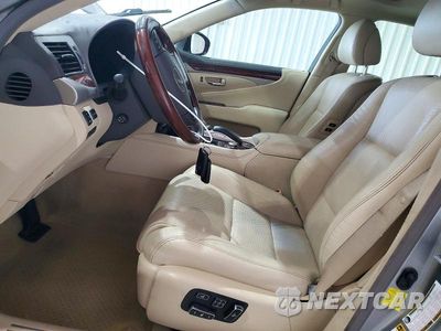 Zdjęcie 7 z 13 samochodu: 2016 LEXUS LS 460 VIN:JTHBL5EF0G5140314 - miniatura