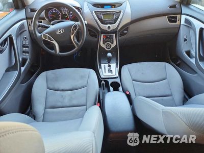 Zdjęcie 8 z 12 samochodu: 2012 HYUNDAI ELANTRA GLS VIN:KMHDH4AE8CU356054 - miniatura