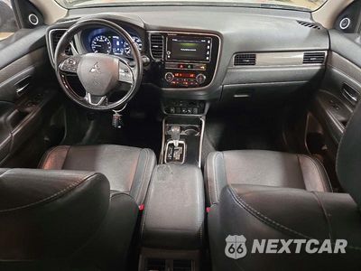 Zdjęcie 8 z 14 samochodu: 2019 MITSUBISHI OUTLANDER SEL VIN:JA4AZ3A33KZ014830 - miniatura