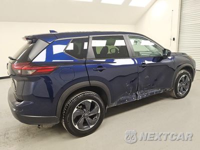 Trzecie zdjęcie samochodu z tyłu: 2025 NISSAN ROGUE SV VIN:JN8BT3BB2SW147988 - miniatura