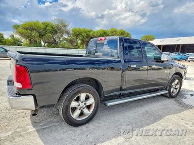 Trzecie zdjęcie samochodu z tyłu: 2018 RAM 1500 SLT VIN:1C6RR6GG9JS119259 - miniatura