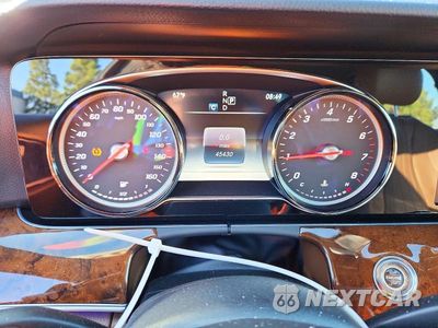 Zdjęcie 9 z 13 samochodu: 2017 MERCEDES-BENZ E 300 4MATIC VIN:WDDZF4KB0HA277383 - miniatura