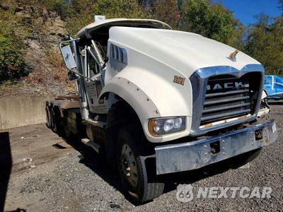 Czwarte zdjęcie samochodu z boku: 2016 MACK GU713 ROLL-OFF CONTAINER TRUCK VIN:1M2AX07C9GM025705 - miniatura