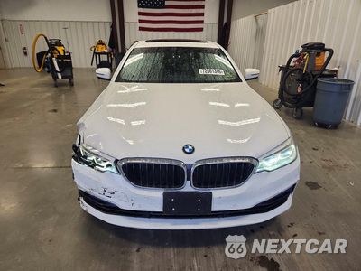 Piąte zdjęcie samochodu w środku: 2017 BMW 530 XI VIN:WBAJA7C3XHG458242 - miniatura