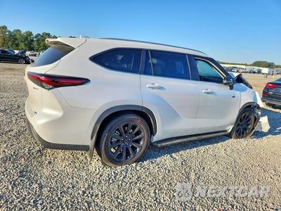 Trzecie zdjęcie samochodu z tyłu: 2026 TOYOTA HIGHLANDER HYBRID XLE VIN:5TDKBRCH5TS725328 - miniatura