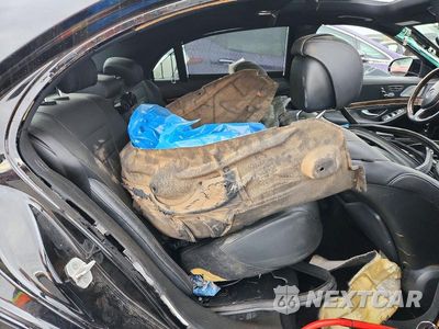 Zdjęcie 10 z 12 samochodu: 2016 MERCEDES-BENZ S 550 4MATIC VIN:WDDUG8FBXGA216131 - miniatura