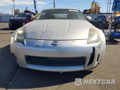Piąte zdjęcie samochodu w środku: 2005 NISSAN 350Z BASE VIN:JN1AZ34D25M610610 - miniatura