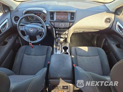 Zdjęcie 8 z 13 samochodu: 2017 NISSAN PATHFINDER SV VIN:5N1DR2MN6HC670084 - miniatura