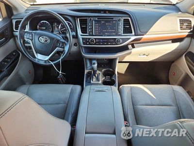 Zdjęcie 8 z 13 samochodu: 2015 TOYOTA HIGHLANDER LIMITED VIN:5TDDKRFH9FS077520 - miniatura