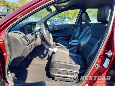 Zdjęcie 7 z 12 samochodu: 2016 HONDA ACCORD SPORT VIN:1HGCR2F58GA146444 - miniatura