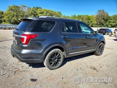 Trzecie zdjęcie samochodu z tyłu: 2018 FORD EXPLORER XLT VIN:1FM5K7D83JGC69395 - miniatura