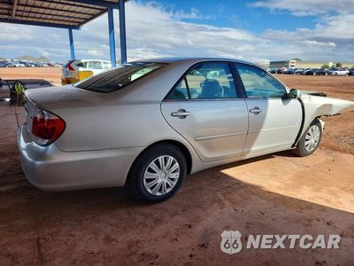 Trzecie zdjęcie samochodu z tyłu: 2005 TOYOTA CAMRY LE VIN:4T1BE30K85U979792 - miniatura