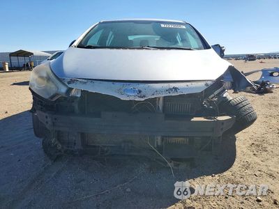 Piąte zdjęcie samochodu w środku: 2014 KIA FORTE5 SX VIN:KNAFZ5A33E5199770 - miniatura