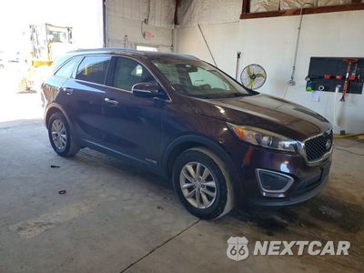 Czwarte zdjęcie samochodu z boku: 2016 KIA SORENTO LX V6 VIN:5XYPGDA53GG048320 - miniatura