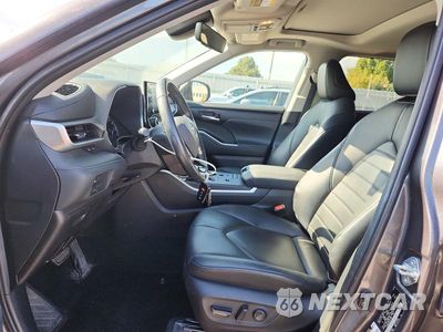 Zdjęcie 7 z 14 samochodu: 2020 TOYOTA HIGHLANDER HYBRID XLE VIN:5TDGBRCH5LS511087 - miniatura