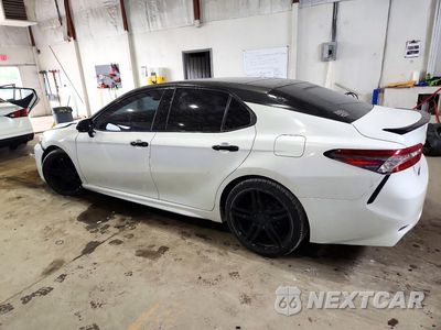 Drugie zdjęcie samochodu z przodu: 2018 TOYOTA CAMRY XSE VIN:4T1B61HK9JU009403 - miniatura