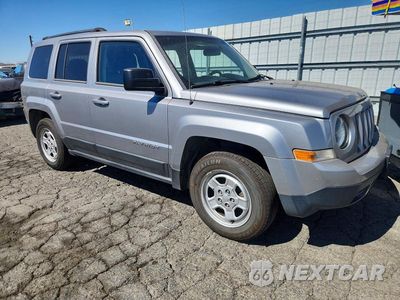 Czwarte zdjęcie samochodu z boku: 2015 JEEP PATRIOT SPORT VIN:1C4NJPBA0FD280571 - miniatura