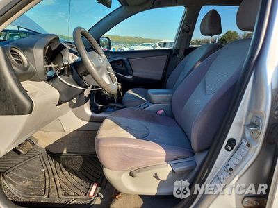 Zdjęcie 7 z 13 samochodu: 2006 TOYOTA RAV4 BASE VIN:JTMBD35V565014653 - miniatura