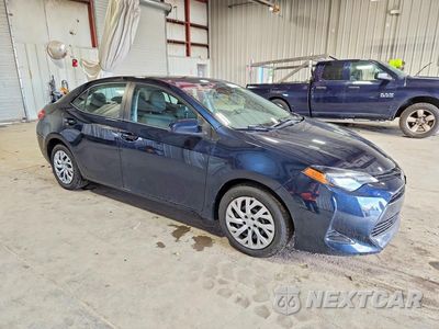 Czwarte zdjęcie samochodu z boku: 2018 TOYOTA COROLLA LE VIN:2T1BURHEXJC113611 - miniatura