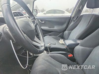 Zdjęcie 7 z 12 samochodu: 2010 HONDA FIT SPORT VIN:JHMGE8H40AS009260 - miniatura