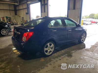 Trzecie zdjęcie samochodu z tyłu: 2013 CHEVROLET SONIC LTZ VIN:1G1JE5SH8D4138740 - miniatura