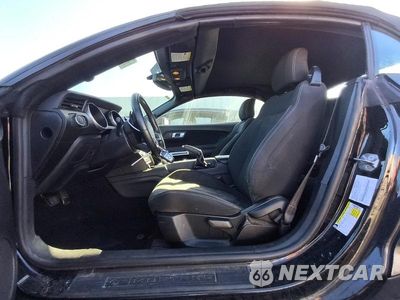 Zdjęcie 7 z 13 samochodu: 2019 FORD MUSTANG VIN:1FATP8UH0K5101882 - miniatura
