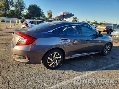 Trzecie zdjęcie samochodu z tyłu: 2018 HONDA CIVIC EX VIN:2HGFC2F75JH514166 - miniatura