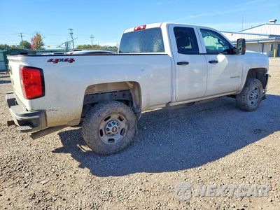 Trzecie zdjęcie samochodu z tyłu: 2018 CHEVROLET SILVERADO K2500 HEAVY DUTY VIN:1GC2KUEG0JZ240615 - miniatura