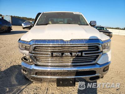 Piąte zdjęcie samochodu w środku: 2021 RAM 1500 LARAMIE VIN:1C6SRFJT8MN602672 - miniatura