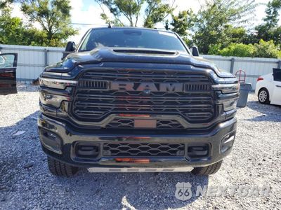 Piąte zdjęcie samochodu w środku: 2025 RAM 2500 LARAMIE VIN:3C63R5NL1SG557606 - miniatura
