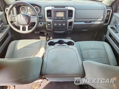 Zdjęcie 8 z 12 samochodu: 2018 RAM 1500 SLT VIN:1C6RR6GG9JS119259 - miniatura