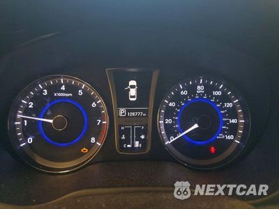 Zdjęcie 9 z 12 samochodu: 2013 HYUNDAI AZERA BASE VIN:KMHFH4JG5DA299485 - miniatura