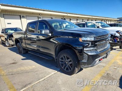 Czwarte zdjęcie samochodu z boku: 2021 CHEVROLET SILVERADO K1500 LT TRAIL BOSS VIN:3GCPYFEL4MG244782 - miniatura