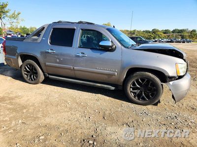 Czwarte zdjęcie samochodu z boku: 2007 CHEVROLET AVALANCHE K1500 VIN:3GNFK12357G266547 - miniatura