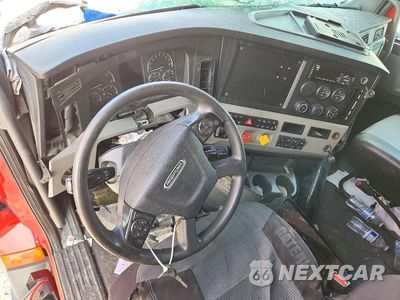 Zdjęcie 8 z 13 samochodu: 2021 FREIGHTLINER CASCADIA 126 SEMI TRUCK VIN:1FUJHHDR6MLMA6135 - miniatura