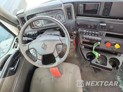 Zdjęcie 8 z 13 samochodu: 2018 INTERNATIONAL RH613 SEMI TRUCK VIN:3HSDWTZR3JN493482 - miniatura