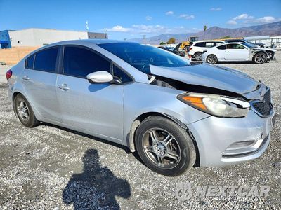 Czwarte zdjęcie samochodu z boku: 2015 KIA FORTE LX VIN:KNAFK4A65F5296303 - miniatura